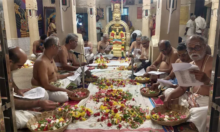 உலக மக்களின் நலன் வேண்டி ஆற்றழகிய சிங்கர் கோவிலில் ஏகதின லட்சார்ச்சனை உலக மக்களின் நலன் வேண்டி ஆற்றழகிய சிங்கர் கோவிலில் ஏகதின லட்சார்ச்சனை