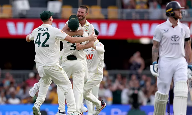 ஆஷஸ் 2-வது டெஸ்ட்: இங்கிலாந்தை எளிதில் வீழ்த்தி ஆஸ்திரேலியா அபார வெற்றி ஆஷஸ் 2-வது டெஸ்ட்: இங்கிலாந்தை எளிதில் வீழ்த்தி ஆஸ்திரேலியா அபார வெற்றி