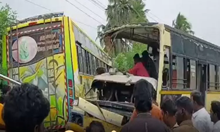 மன்னார்குடியில் பேருந்துகள் நேருக்கு நேர் மோதி விபத்து: 20-க்கும் மேற்பட்டோர் காயம் மன்னார்குடியில் பேருந்துகள் நேருக்கு நேர் மோதி விபத்து: 20-க்கும் மேற்பட்டோர் காயம்