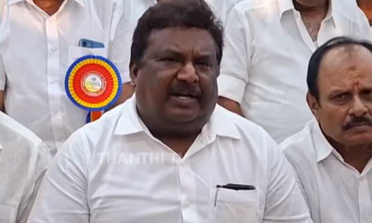 லாரி உரிமையாளர்கள் சங்கத்தினர் போராட்ட அறிவிப்பை வாபஸ் பெற வேண்டும் - அமைச்சர் சிவசங்கர் வலியுறுத்தல்