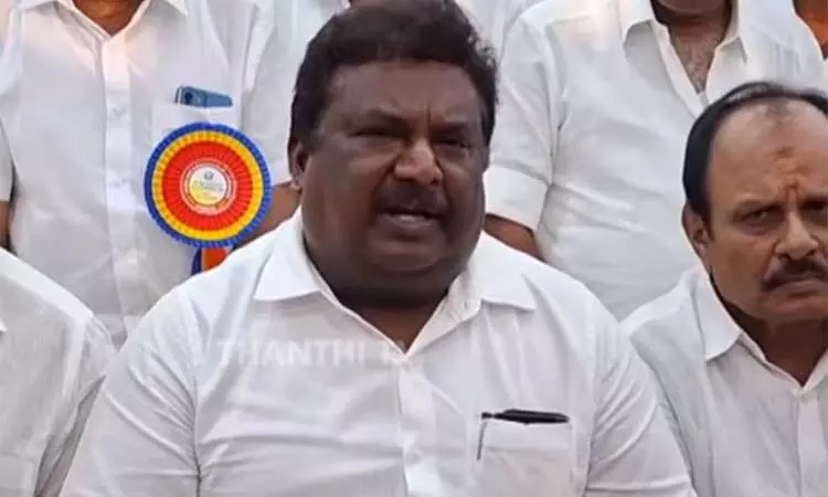 லாரி உரிமையாளர்கள் சங்கத்தினர் போராட்ட அறிவிப்பை வாபஸ் பெற வேண்டும் - அமைச்சர் சிவசங்கர் வலியுறுத்தல் லாரி உரிமையாளர்கள் சங்கத்தினர் போராட்ட அறிவிப்பை வாபஸ் பெற வேண்டும் - அமைச்சர் சிவசங்கர் வலியுறுத்தல்