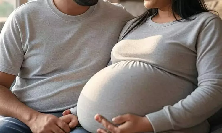 மாடிப்படியில் இருந்து தவறி விழுந்து கர்ப்பிணி பலி மாடிப்படியில் இருந்து தவறி விழுந்து கர்ப்பிணி பலி