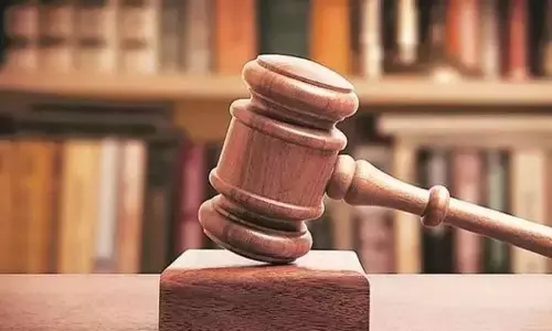 விபத்தில் பலியான பெண்ணின் குடும்பத்தினருக்கு இழப்பீடு: சென்னை கோர்ட்டு தீர்ப்பு விபத்தில் பலியான பெண்ணின் குடும்பத்தினருக்கு இழப்பீடு: சென்னை கோர்ட்டு தீர்ப்பு