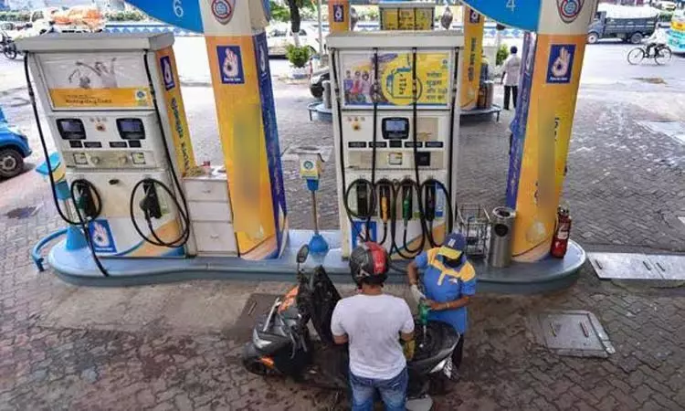 சென்னையில் இன்றைய பெட்ரோல், டீசல் விலை நிலவரம் சென்னையில் இன்றைய பெட்ரோல், டீசல் விலை நிலவரம்