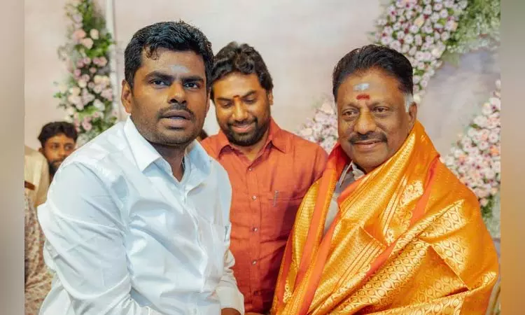 கோவை: அண்ணாமலை - ஓ.பன்னீர் செல்வம் சந்திப்பு கோவை: அண்ணாமலை - ஓ.பன்னீர் செல்வம் சந்திப்பு