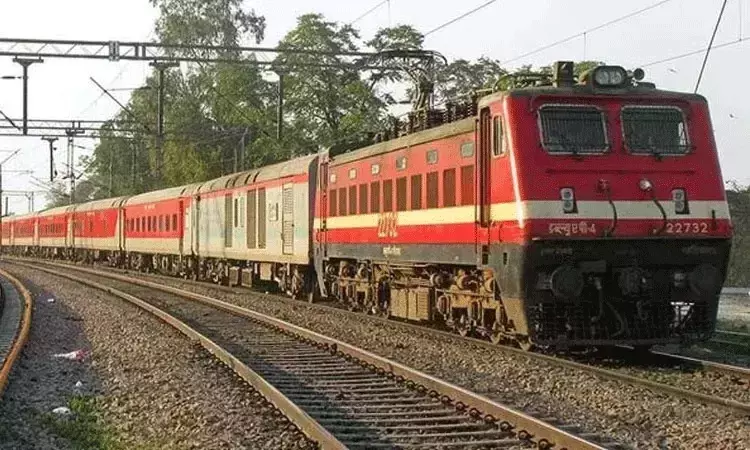 திருச்சி வழியாக செல்லும் குருவாயூர் எக்ஸ்பிரஸ் உள்ளிட்ட ரெயில்களின் சேவையில் மாற்றம் திருச்சி வழியாக செல்லும் குருவாயூர் எக்ஸ்பிரஸ் உள்ளிட்ட ரெயில்களின் சேவையில் மாற்றம்