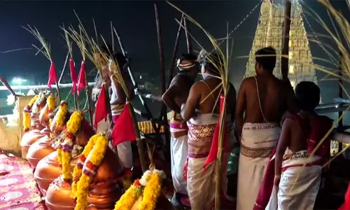 காஞ்சீபுரம் ஏகாம்பரநாதர் கோவிலில் மகா கும்பாபிஷேகம்;  சிவ.. சிவ.. கோஷங்கள் முழங்க திரளான பக்தர்கள் வழிபாடு