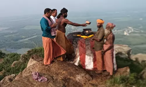 மருந்துவாழ்மலை உச்சியில் 5 நாட்களாக எரிந்த மகா தீபம் நிறைவு பெற்றது மருந்துவாழ்மலை உச்சியில் 5 நாட்களாக எரிந்த மகா தீபம் நிறைவு பெற்றது