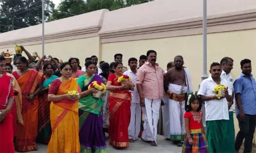 திருவெண்காடு: பால்குடம் எடுத்து அகோரமூர்த்தி சுவாமியை வழிபட்ட பக்தர்கள் திருவெண்காடு: பால்குடம் எடுத்து அகோரமூர்த்தி சுவாமியை வழிபட்ட பக்தர்கள்