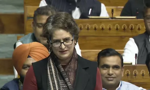 மேற்கு வங்க தேர்தலுக்காகவே வந்தே மாதரம் பிரச்சினை - மக்களவையில் பிரியங்கா பேச்சு