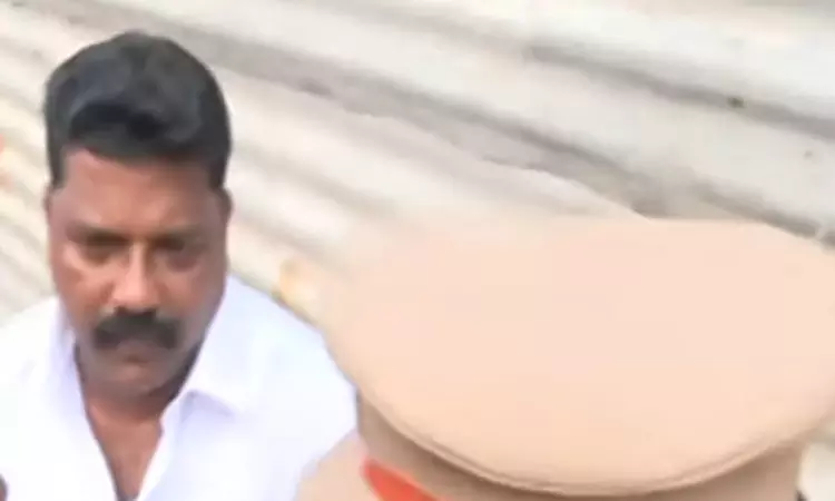 புதுவையில் விஜய் கூட்டத்திற்கு துப்பாக்கியுடன் வந்த நபரால் பரபரப்பு புதுவையில் விஜய் கூட்டத்திற்கு துப்பாக்கியுடன் வந்த நபரால் பரபரப்பு