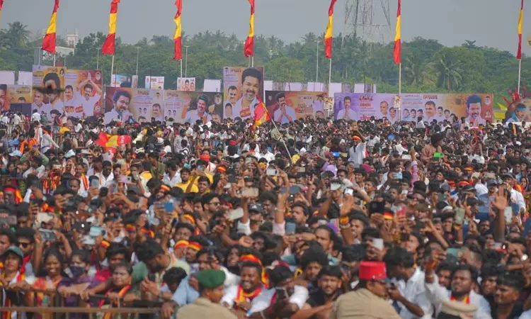 புதுவையை பார்த்து தமிழக முதல் அமைச்சர் கற்றுக்கொள்ள வேண்டும்: விஜய் பரபரப்பு பேச்சு புதுவையை பார்த்து தமிழக முதல் அமைச்சர் கற்றுக்கொள்ள வேண்டும்: விஜய் பரபரப்பு பேச்சு