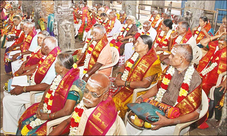 நெல்லையப்பர் கோவிலில் சிறப்பு செய்தல் திட்டம்; 70 வயதை கடந்த 50 தம்பதிகள் கௌரவிப்பு