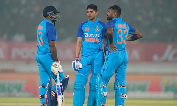 முதல் டி20: கில், பாண்ட்யா பிளேயிங் லெவனில் இடம்பெறுவார்களா..? கேப்டன் சூர்யகுமார் பதில்