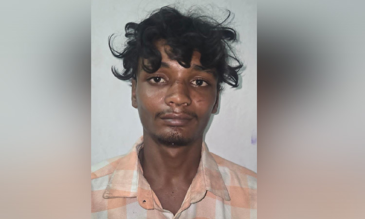 கோவில் உண்டியலை உடைத்து ரூ.10 ஆயிரம் பணம் திருடிய வாலிபர் கைது