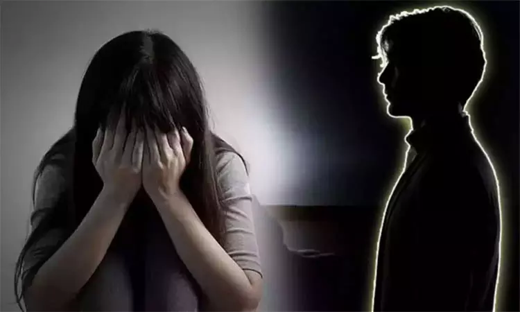 10ம் வகுப்பு படிக்கும் மாணவி கர்ப்பம்: காரணம் முதியவரா? சிறுவனா? 10ம் வகுப்பு படிக்கும் மாணவி கர்ப்பம்: காரணம் முதியவரா? சிறுவனா?