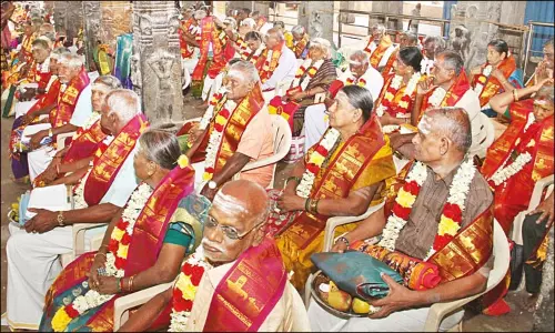 நெல்லையப்பர் கோவிலில் சிறப்பு செய்தல் திட்டம்; 70 வயதை கடந்த 50 தம்பதிகள் கௌரவிப்பு நெல்லையப்பர் கோவிலில் சிறப்பு செய்தல் திட்டம்; 70 வயதை கடந்த 50 தம்பதிகள் கௌரவிப்பு