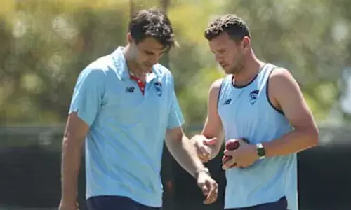 ஆஷஸ் டெஸ்ட் தொடர்: ஆஸி. முன்னணி வீரர் விலகல் ஆஷஸ் டெஸ்ட் தொடர்: ஆஸி. முன்னணி வீரர் விலகல்