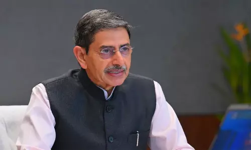 கவர்னர் ஆர்.என்.ரவி திடீர் டெல்லி பயணம் கவர்னர் ஆர்.என்.ரவி திடீர் டெல்லி பயணம்