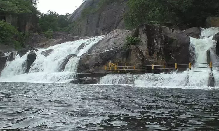 மணிமுத்தாறு அருவியில் நீர்வரத்து அதிகரிப்பு:... ... இன்றைய முக்கிய செய்திகள்.. சில வரிகளில்.. 10-12-2025 மணிமுத்தாறு அருவியில் நீர்வரத்து அதிகரிப்பு:... ... இன்றைய முக்கிய செய்திகள்.. சில வரிகளில்.. 10-12-2025