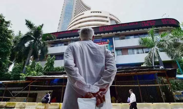 சரிவுடன் வர்த்தகமாகும் இந்திய பங்குச்சந்தை; இன்றைய நிலவரம் சரிவுடன் வர்த்தகமாகும் இந்திய பங்குச்சந்தை; இன்றைய நிலவரம்