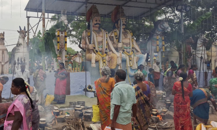 அரசம்பாளையம் பட்டாலி மகாமாரியம்மன் கோவிலில் பொங்கல் வைத்து வழிபாடு