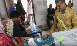 வங்காள தேசத்தில் பிப்ரவரி 12-ம் தேதி பொதுத்தேர்தல் வங்காள தேசத்தில் பிப்ரவரி 12-ம் தேதி பொதுத்தேர்தல்