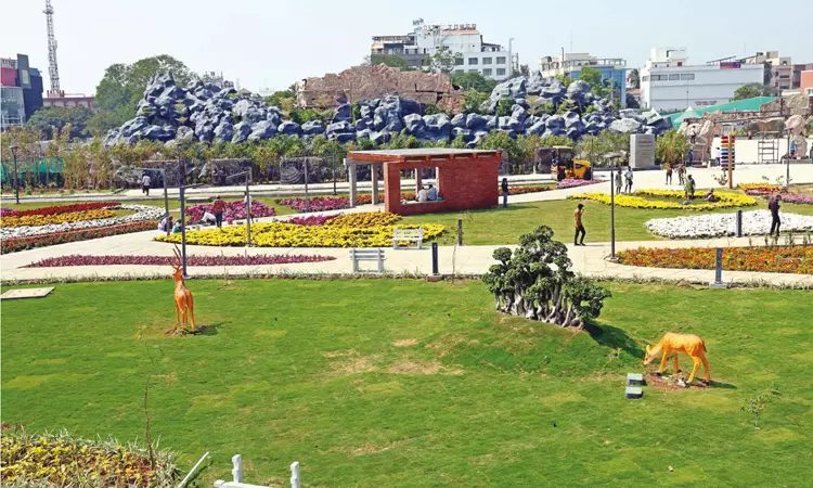 கோவை செம்மொழிப் பூங்கா: இன்று முதல் பொதுமக்கள் பார்வையிட அனுமதி கோவை செம்மொழிப் பூங்கா: இன்று முதல் பொதுமக்கள் பார்வையிட அனுமதி