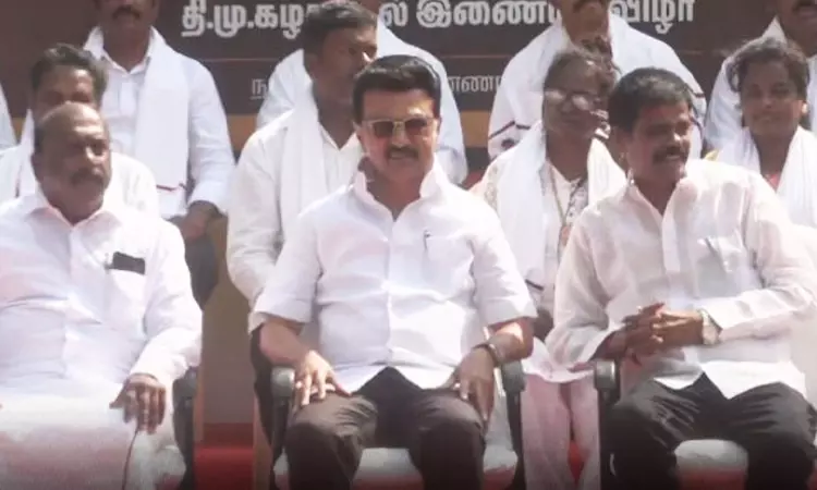 விஜய்யின் முன்னாள் மேலாளர் பி.டி.செல்வக்குமார் திமுகவில் இணைந்தார் விஜய்யின் முன்னாள் மேலாளர் பி.டி.செல்வக்குமார் திமுகவில் இணைந்தார்