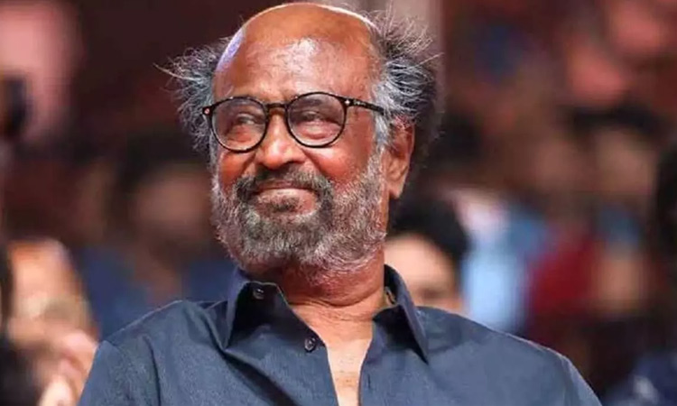 சென்னை சர்வதேச திரைப்பட விழாவில் ரஜினிகாந்திற்கு நினைவுப் பரிசு