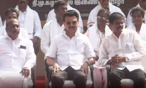 விஜய்யின் முன்னாள் மேலாளர் பி.டி.செல்வக்குமார் திமுகவில் இணைந்தார் விஜய்யின் முன்னாள் மேலாளர் பி.டி.செல்வக்குமார் திமுகவில் இணைந்தார்