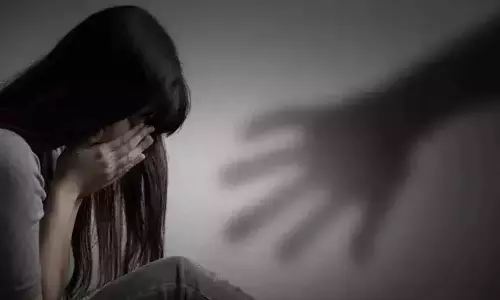 சென்னை: பஸ்சுக்காக காத்திருந்த சிறுமி பாலியல் வன்கொடுமை சென்னை: பஸ்சுக்காக காத்திருந்த சிறுமி பாலியல் வன்கொடுமை