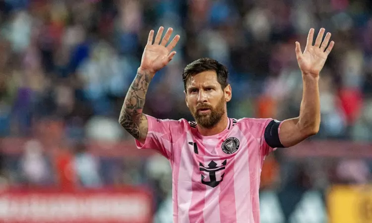 முதல் வீரராக மெஸ்சி வரலாற்று சாதனை