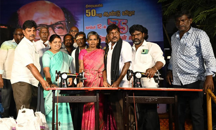 தூத்துக்குடியில் ரஜினிகாந்த் பிறந்த நாள் விழா: அமைச்சர் கீதாஜீவன் நலதிட்ட உதவிகள் வழங்கினார்