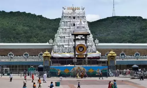 திருப்பதியில் சொர்க்கவாசல் தரிசன டோக்கன்களுக்கு உள்ளூர் மக்கள் முன்பதிவு செய்யலாம்: தேவஸ்தானம் தகவல் திருப்பதியில் சொர்க்கவாசல் தரிசன டோக்கன்களுக்கு உள்ளூர் மக்கள் முன்பதிவு செய்யலாம்: தேவஸ்தானம் தகவல்