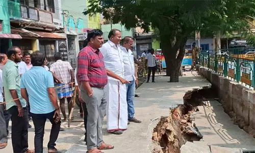 தூத்துக்குடி தெப்பக்குளம் பழமை மாறாமல் சீரமைக்கப்படும்: மேயர் ஜெகன் பெரியசாமி தகவல் தூத்துக்குடி தெப்பக்குளம் பழமை மாறாமல் சீரமைக்கப்படும்: மேயர் ஜெகன் பெரியசாமி தகவல்