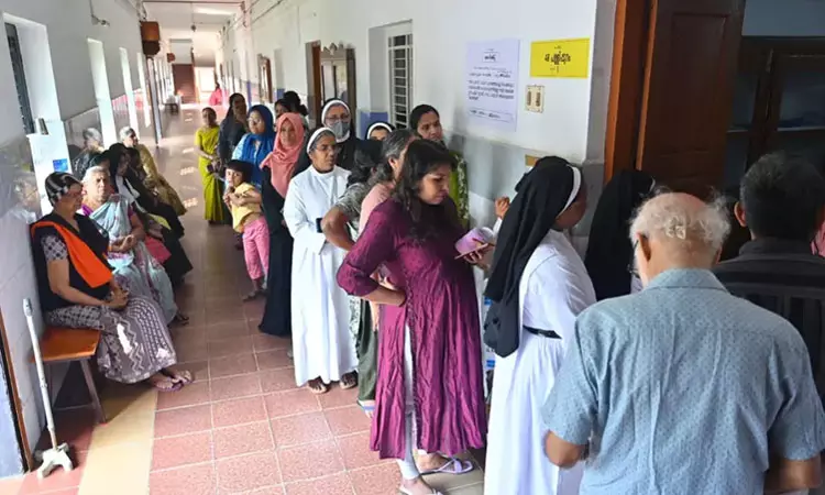 கேரள உள்ளாட்சி தேர்தல்; காங்கிரஸ் கூட்டணி 387 வார்டுகளில் முன்னிலை கேரள உள்ளாட்சி தேர்தல்; காங்கிரஸ் கூட்டணி 387 வார்டுகளில் முன்னிலை