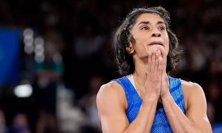 ஓய்வு முடிவை திரும்ப பெற்ற வினேஷ் போகத்.. ஒலிம்பிக் பதக்கத்துக்கு குறி ஓய்வு முடிவை திரும்ப பெற்ற வினேஷ் போகத்.. ஒலிம்பிக் பதக்கத்துக்கு குறி