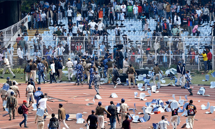 ரசிகர்களிடம் மன்னிப்பு கேட்ட மம்தா பானர்ஜி