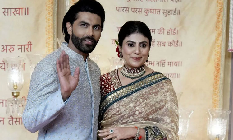 எனது கணவரை தவிர அணியில் உள்ள மற்ற அனைவரும் தீய செயல்களில்... - ஜடேஜாவின் மனைவி சர்ச்சை கருத்து