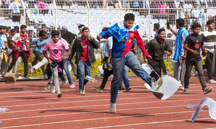 மெஸ்ஸி நிகழ்ச்சியில் பங்கேற்ற ரசிகர்களுக்கு டிக்கெட் கட்டணம் திருப்பி தரப்படும் என அறிவிப்பு மெஸ்ஸி நிகழ்ச்சியில் பங்கேற்ற ரசிகர்களுக்கு டிக்கெட் கட்டணம் திருப்பி தரப்படும் என அறிவிப்பு