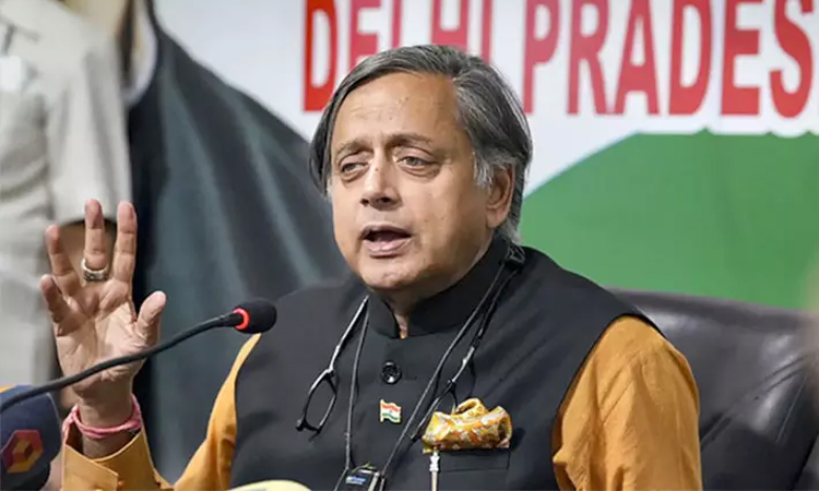 கேரள உள்ளாட்சி தேர்தல்:  பாஜகவிற்கு காங்கிரஸ் எம்.பி சசி தரூர் வாழ்த்து