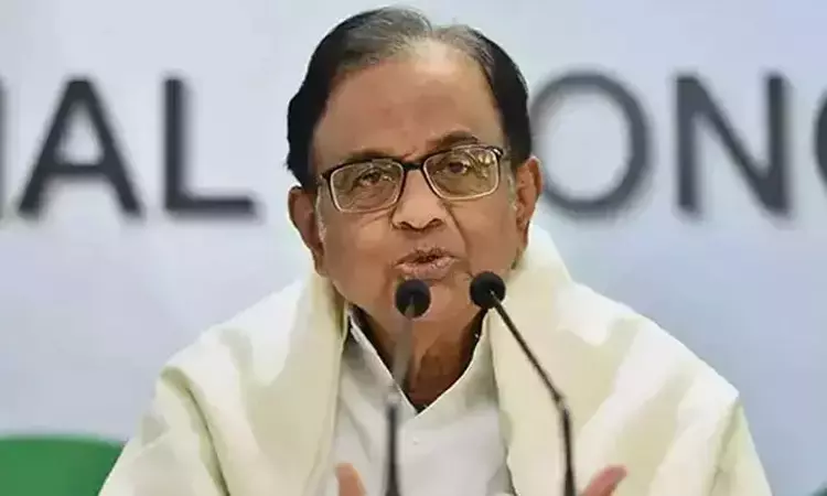 சென்னை விமான நிலையத்தில் “சுத்தம், சுகாதாரம் இல்லை; துர்நாற்றம் வீசுகிறது”- ப.சிதம்பரம் சென்னை விமான நிலையத்தில் “சுத்தம், சுகாதாரம் இல்லை; துர்நாற்றம் வீசுகிறது”- ப.சிதம்பரம்