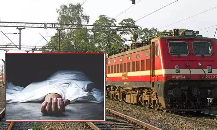 கோவை: ஓடும் ரெயிலில் ஏற முயன்ற இரும்பு வியாபாரி தவறி விழுந்து பலி கோவை: ஓடும் ரெயிலில் ஏற முயன்ற இரும்பு வியாபாரி தவறி விழுந்து பலி