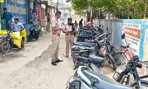 நோ பார்க்கிங்கில் நிறுத்தப்பட்ட வாகனங்களுக்கு அபராதம் நோ பார்க்கிங்கில் நிறுத்தப்பட்ட வாகனங்களுக்கு அபராதம்