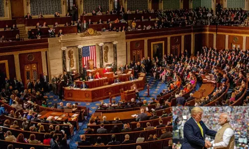 இந்தியா மீதான 50 சதவீத வரியை ரத்து செய்ய அமெரிக்க நாடாளுமன்றத்தில் எம்.பி.க்கள் தீர்மானம் தாக்கல் இந்தியா மீதான 50 சதவீத வரியை ரத்து செய்ய அமெரிக்க நாடாளுமன்றத்தில் எம்.பி.க்கள் தீர்மானம் தாக்கல்