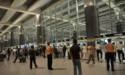 அதிகரித்த திருட்டு சம்பவங்கள்: மோசமான சாதனை படைத்த இந்திய விமான நிலையம்.. எது தெரியுமா..? அதிகரித்த திருட்டு சம்பவங்கள்: மோசமான சாதனை படைத்த இந்திய விமான நிலையம்.. எது தெரியுமா..?