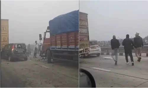 உ.பி.: கடும் பனிமூட்டத்தால் அடுத்தடுத்து மோதிய வாகனங்கள் - பலர் காயம் உ.பி.: கடும் பனிமூட்டத்தால் அடுத்தடுத்து மோதிய வாகனங்கள் - பலர் காயம்