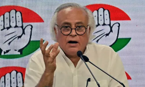 நேருவை தொடர்ந்து காந்தியை வெறுக்க தொடங்கியுள்ளது பாஜக: காங்கிரஸ் விமர்சனம் நேருவை தொடர்ந்து காந்தியை வெறுக்க தொடங்கியுள்ளது பாஜக: காங்கிரஸ் விமர்சனம்