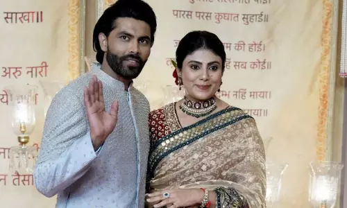 எனது கணவரை தவிர அணியில் உள்ள மற்ற அனைவரும் தீய செயல்களில்... - ஜடேஜாவின் மனைவி சர்ச்சை கருத்து எனது கணவரை தவிர அணியில் உள்ள மற்ற அனைவரும் தீய செயல்களில்... - ஜடேஜாவின் மனைவி சர்ச்சை கருத்து